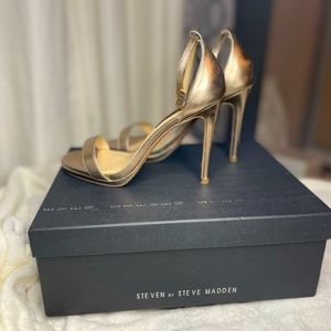 Steven By Steve Madden Gold 4 Inch Heels Size 7